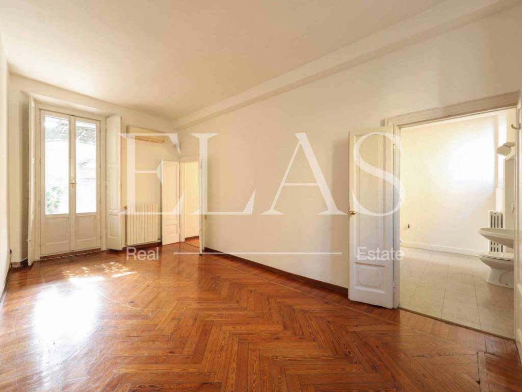 appartamento in vendita a Milano in zona Porta Garibaldi