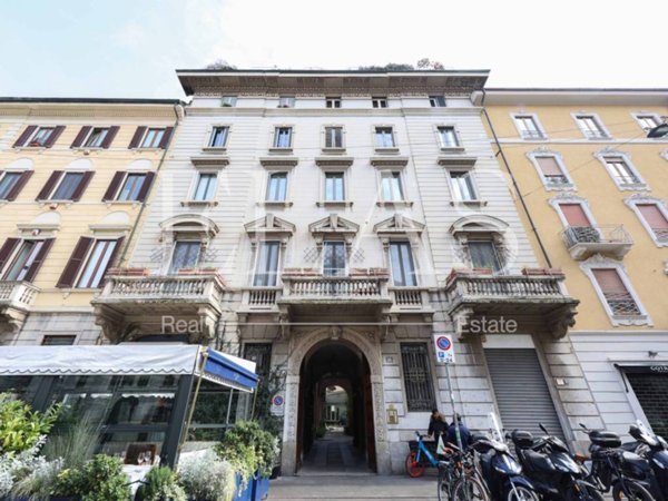 appartamento in vendita a Milano in zona Porta Nuova