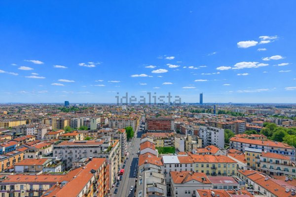 appartamento in vendita a Milano in zona Sant'Ambrogio