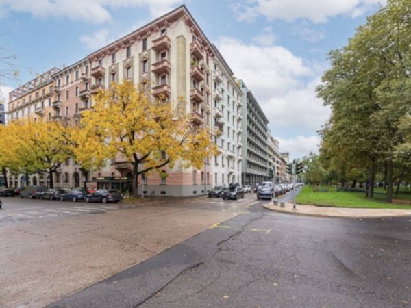 appartamento in vendita a Milano in zona Sempione