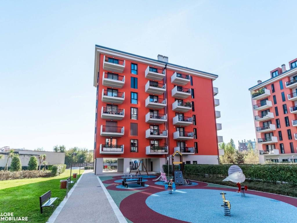 appartamento in vendita a Milano in zona Piazzale Lodi