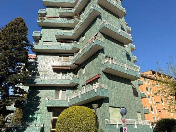 appartamento in vendita a Milano in zona Famagosta