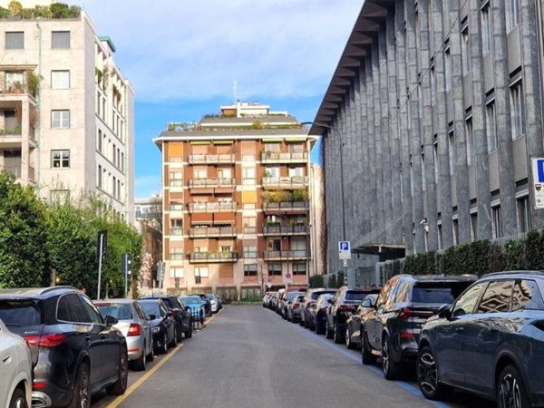 appartamento in vendita a Milano in zona Porta Garibaldi
