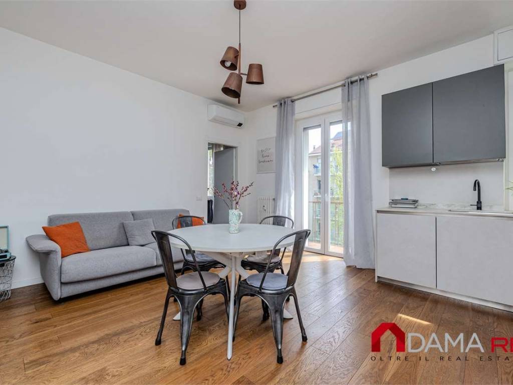 appartamento in vendita a Milano in zona Bocconi