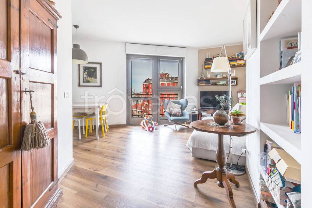 appartamento in vendita a Milano in zona Isola