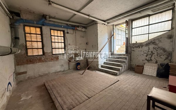 locale di sgombero in vendita a Milano in zona Bovisa