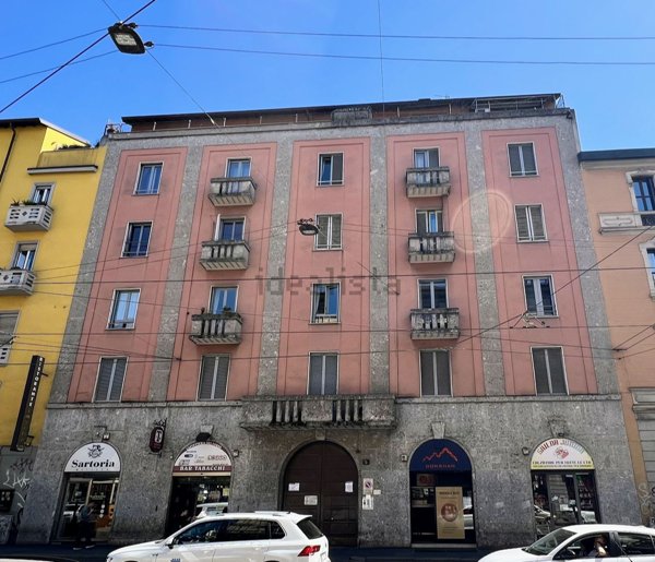 appartamento in vendita a Milano in zona Porta Genova