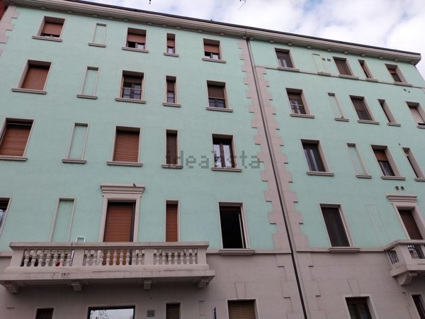 appartamento in vendita a Milano in zona Lorenteggio