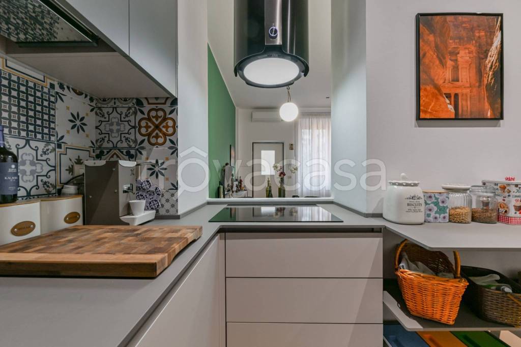 appartamento in vendita a Milano in zona Porta Vittoria
