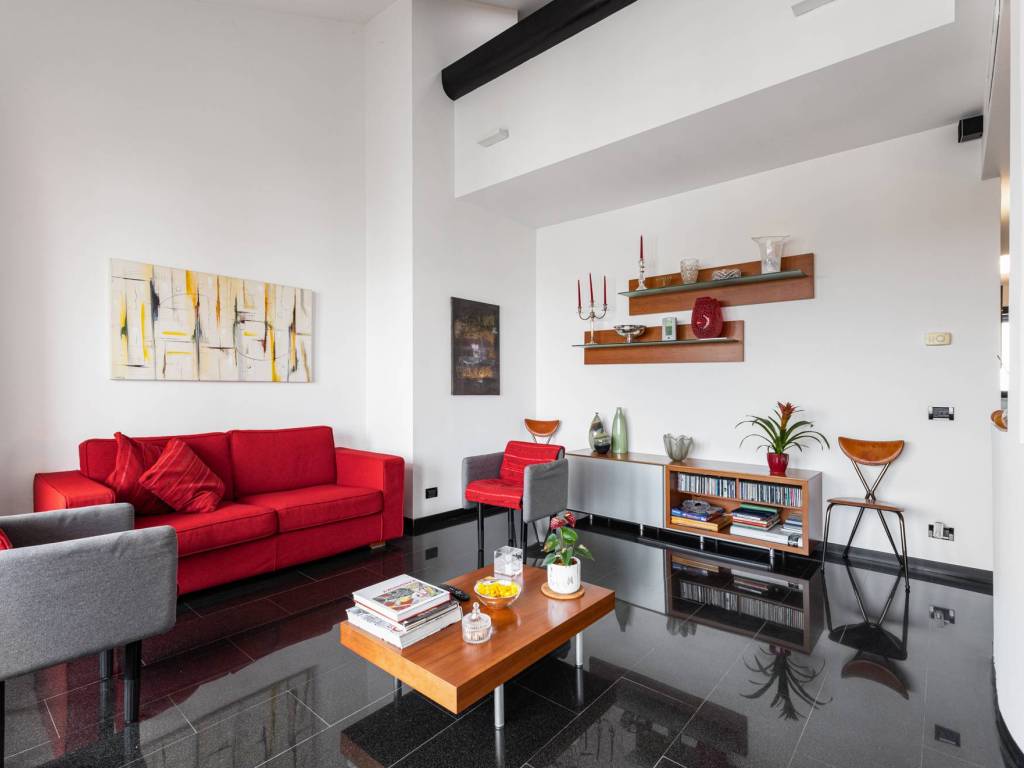 appartamento in vendita a Milano in zona Vigentino