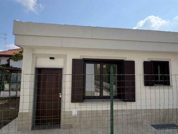 appartamento in vendita a Milano in zona Lorenteggio