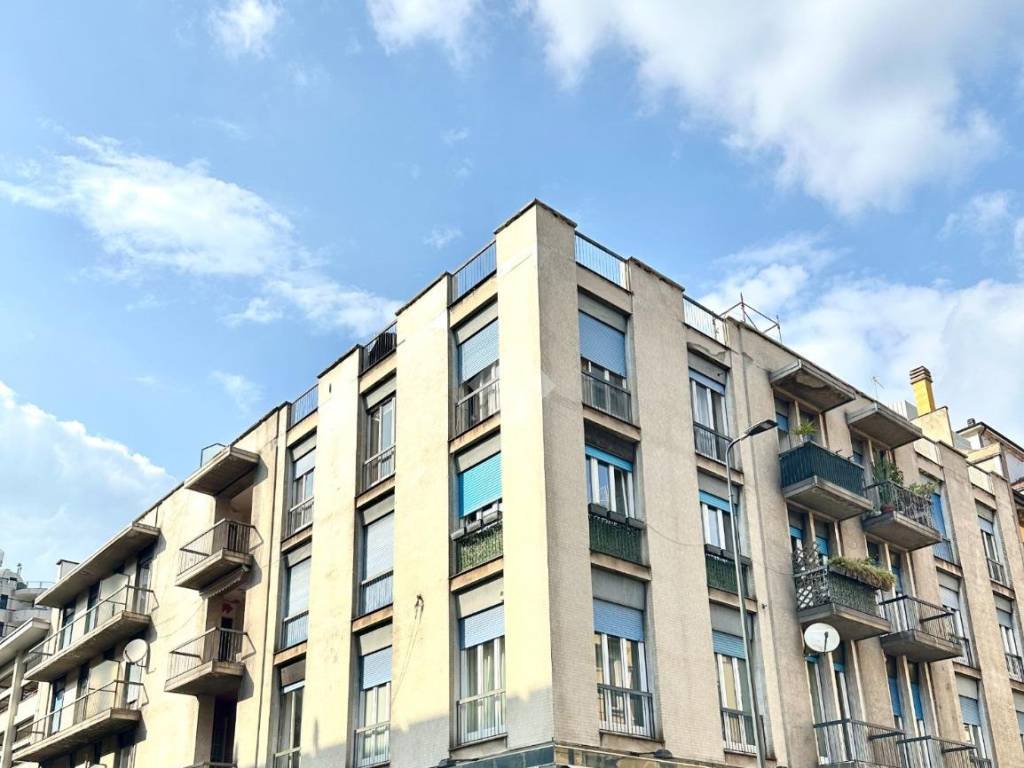 appartamento in vendita a Milano in zona Centro Direzionale