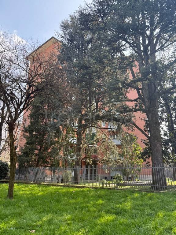 appartamento in vendita a Milano in zona QT8