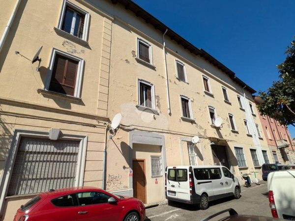 appartamento in vendita a Milano in zona Dergano