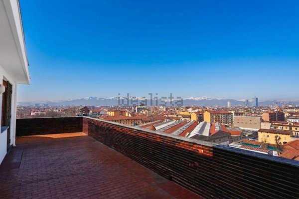 appartamento in vendita a Milano in zona Bocconi