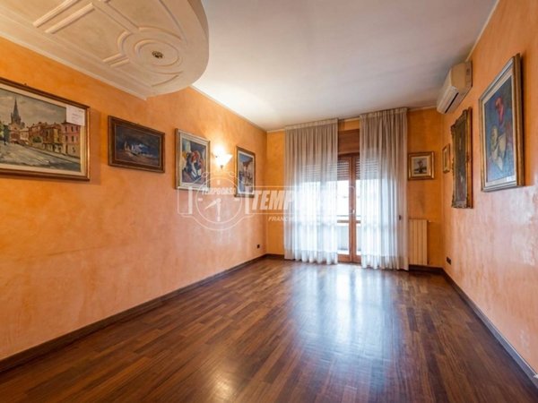 appartamento in vendita a Milano in zona Vigentino