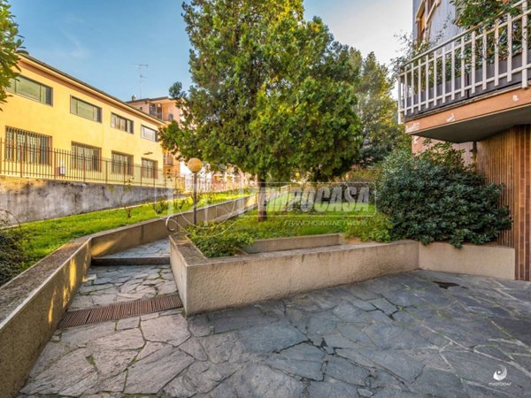 appartamento in vendita a Milano in zona Vigentino