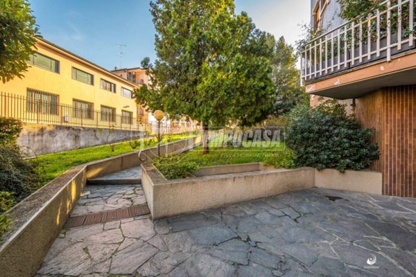 appartamento in vendita a Milano in zona Vigentino