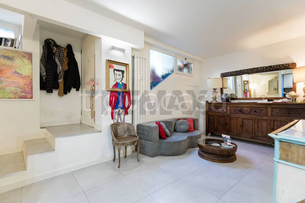 appartamento in vendita a Milano in zona Cagnola