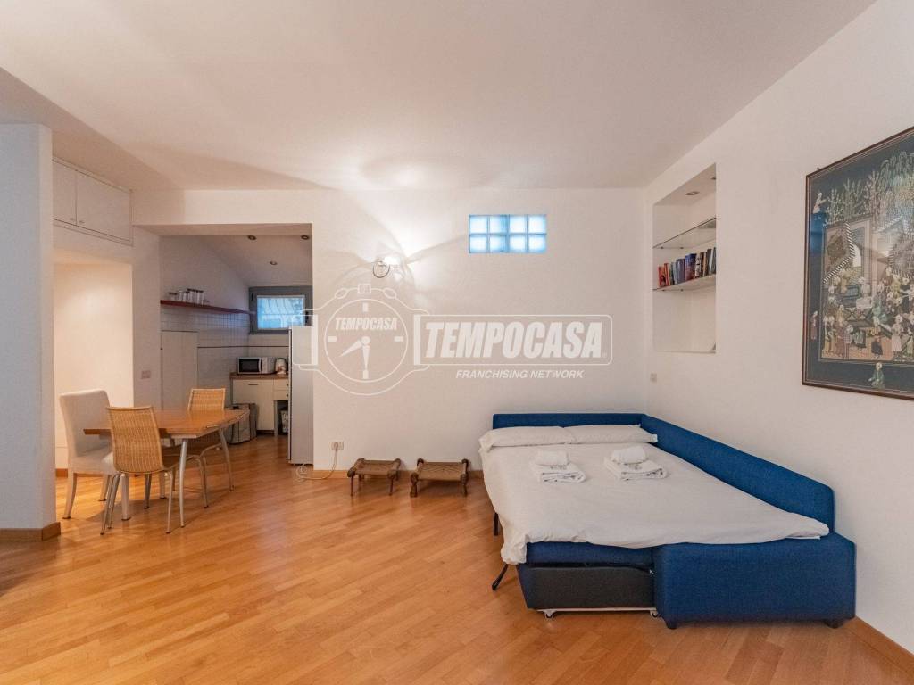 appartamento in vendita a Milano in zona Isola