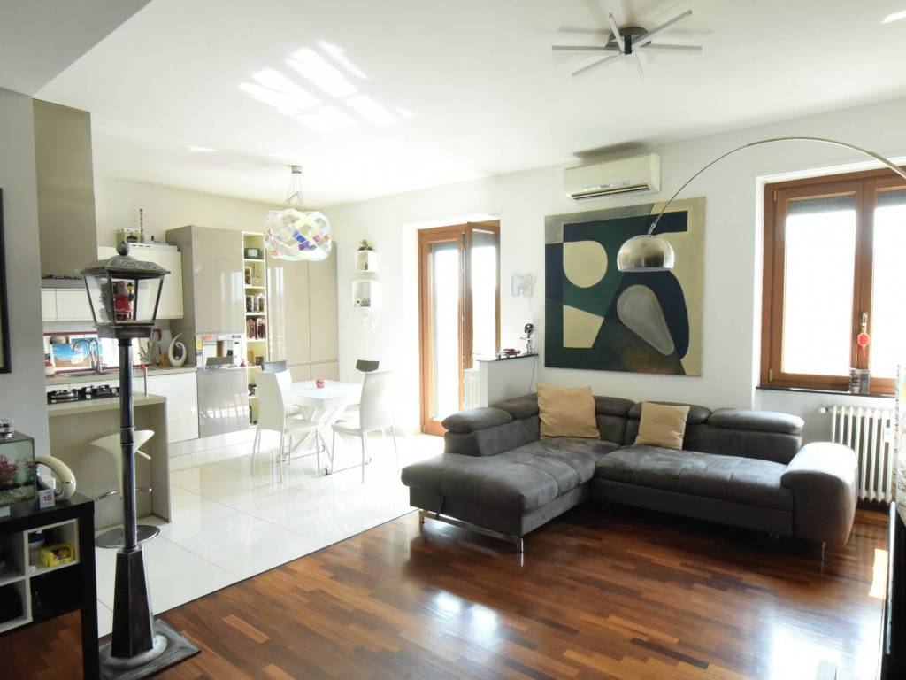 appartamento in vendita a Milano in zona Isola