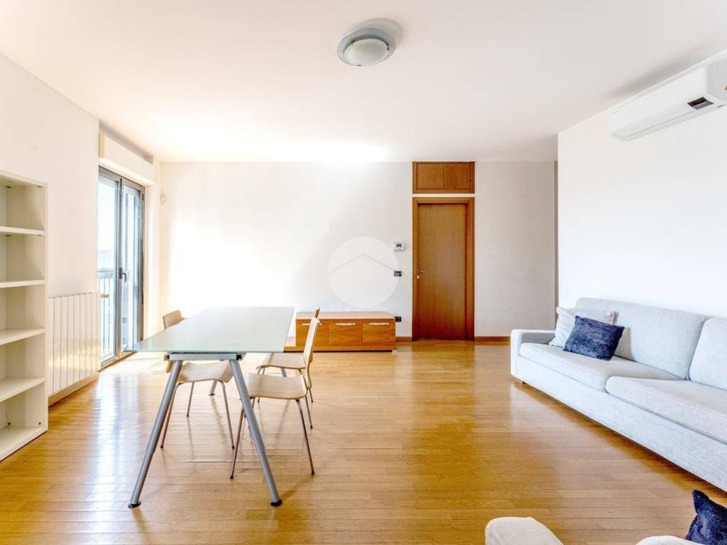appartamento in vendita a Milano in zona Isola