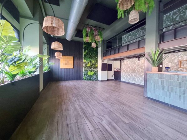 negozio in vendita a Milano in zona Porta Ticinese