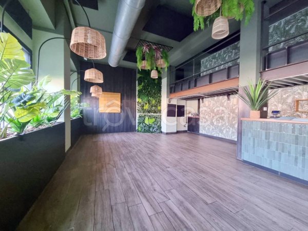 negozio in vendita a Milano in zona Porta Ticinese