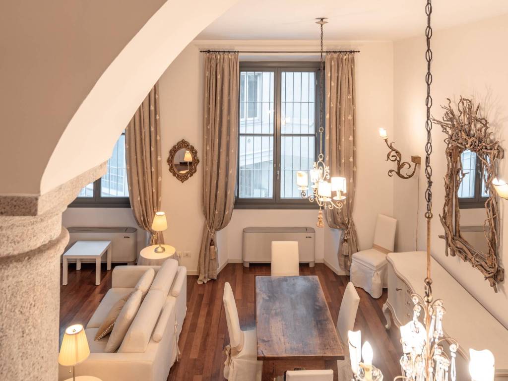 appartamento in vendita a Milano in zona Porta Nuova