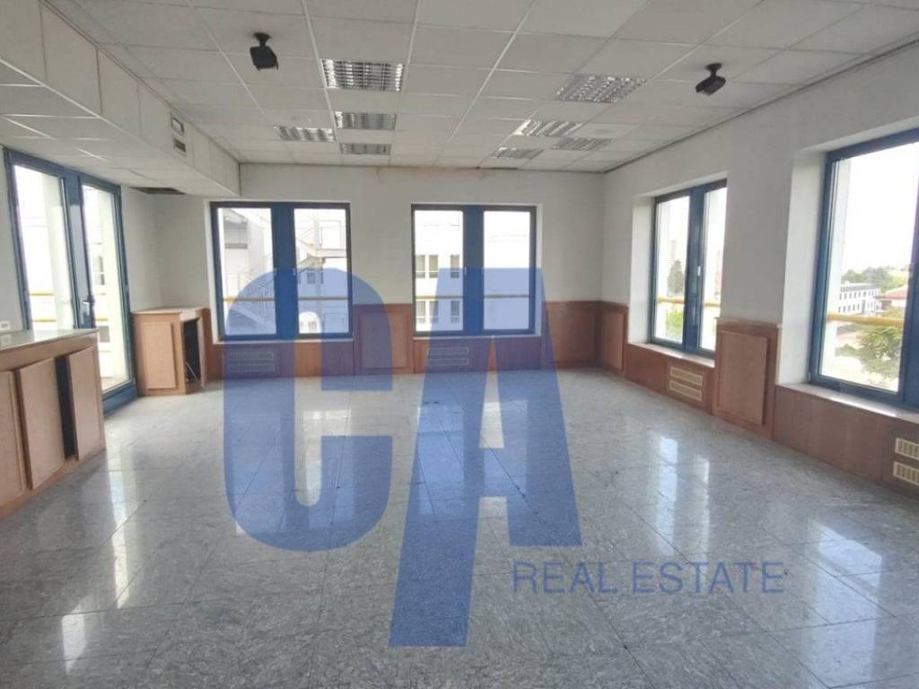intera palazzina in vendita a Milano in zona Trenno