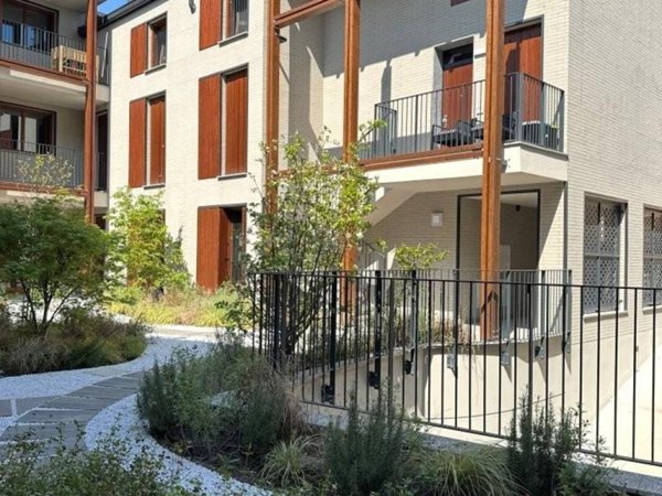 appartamento in vendita a Milano in zona Barona