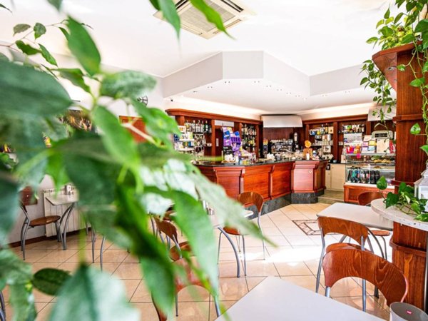 negozio in vendita a Milano in zona Piazzale Lodi