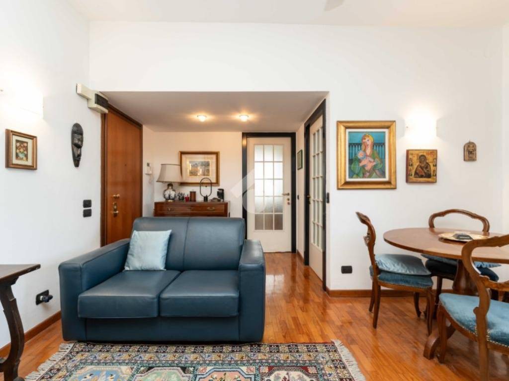 appartamento in vendita a Milano in zona Piazzale Lodi