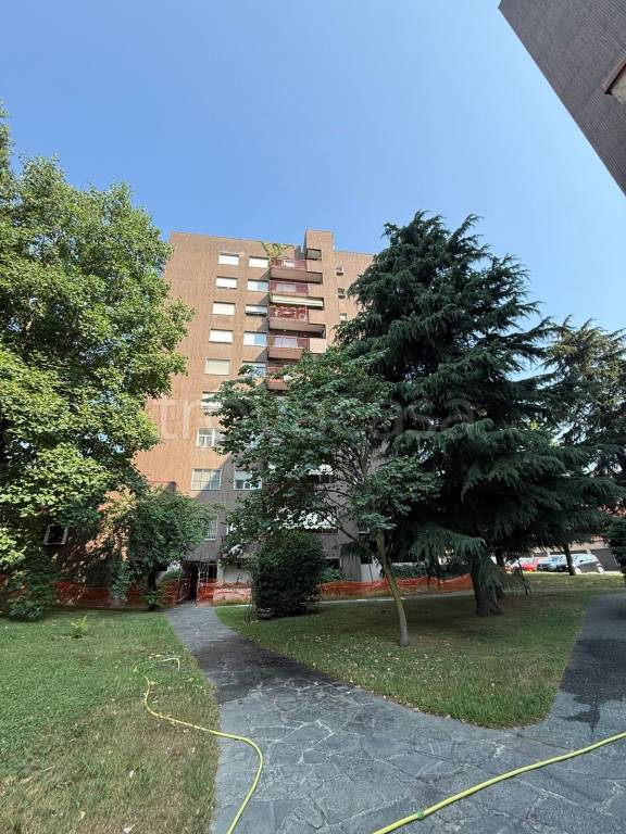 appartamento in vendita a Milano in zona Rogoredo