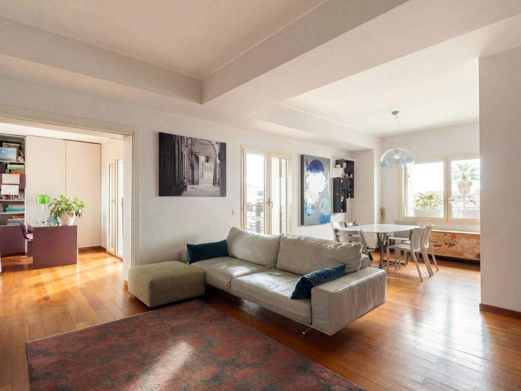 appartamento in vendita a Milano in zona Città Studi