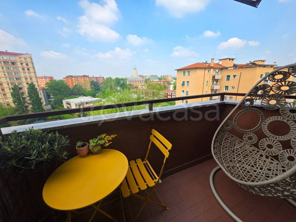 appartamento in vendita a Milano in zona Comasina
