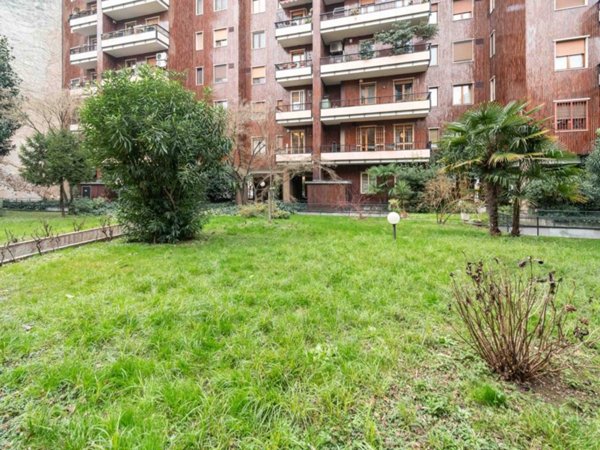 ufficio in vendita a Milano in zona Centro Direzionale