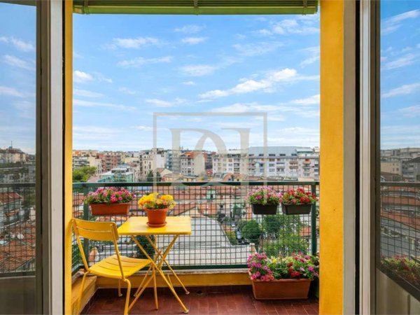 appartamento in vendita a Milano in zona Cavriano