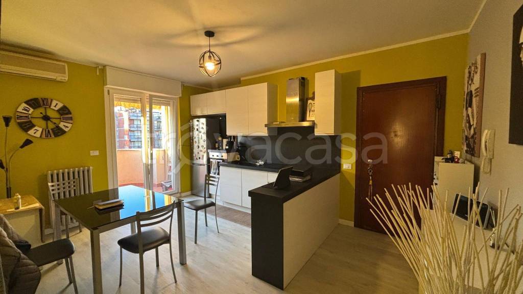 appartamento in vendita a Milano in zona Gallaratese