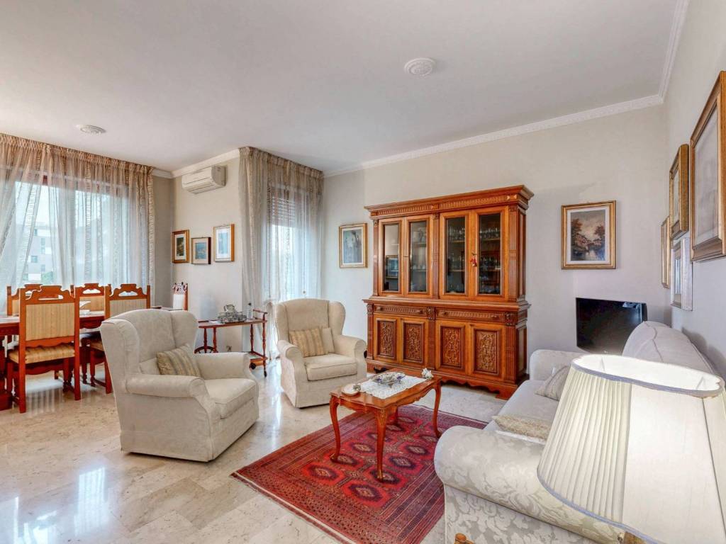 appartamento in vendita a Milano in zona Crescenzago