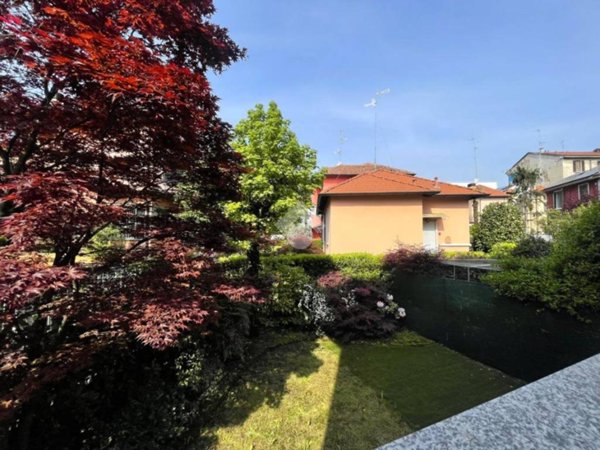 casa indipendente in vendita a Milano in zona Isola
