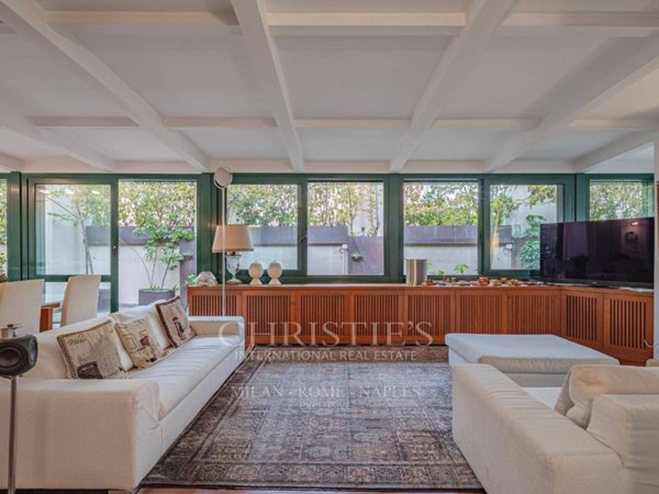 appartamento in vendita a Milano in zona Bocconi