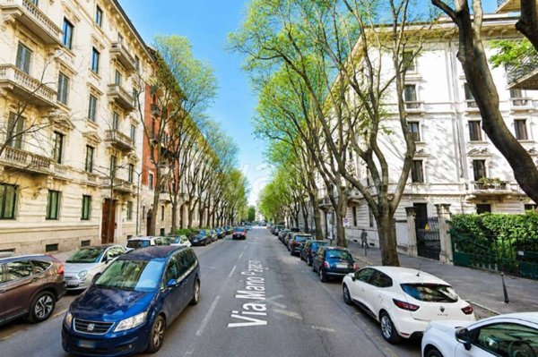 appartamento in vendita a Milano in zona Sempione