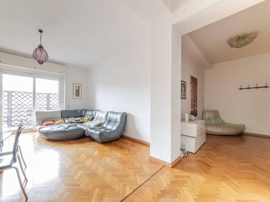 appartamento in vendita a Milano in zona Centro Direzionale