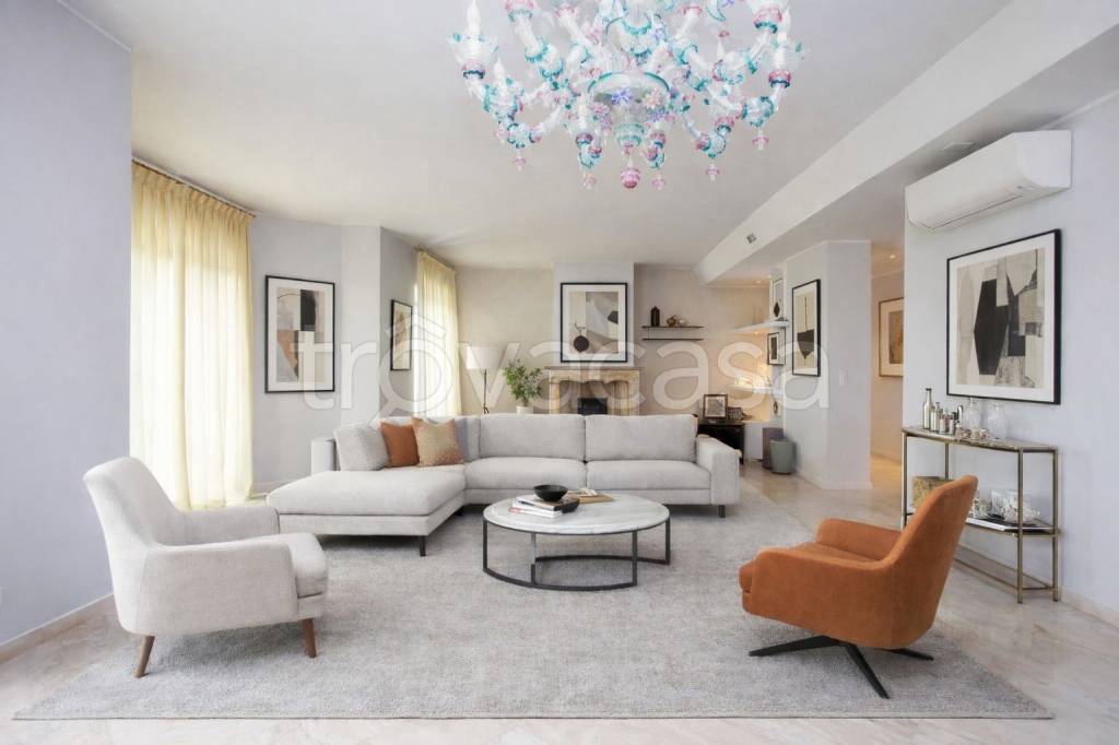 appartamento in vendita a Milano in zona Città Studi