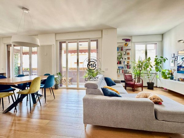 appartamento in vendita a Milano in zona Isola