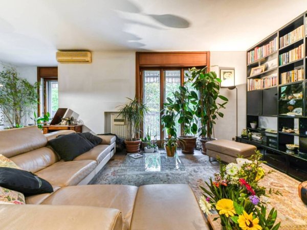 appartamento in vendita a Milano in zona Quarto Cagnino