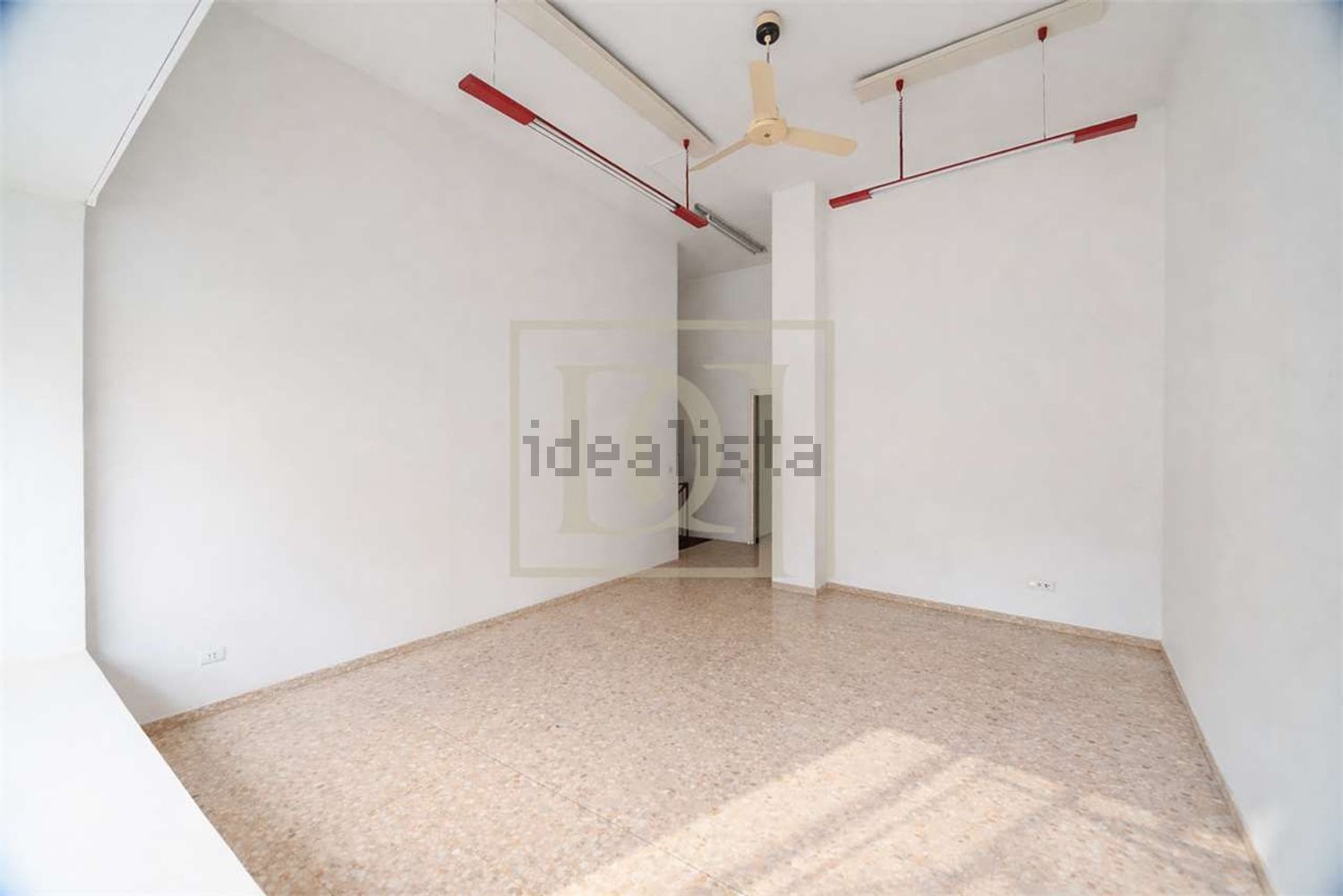 locale commerciale in vendita a Milano