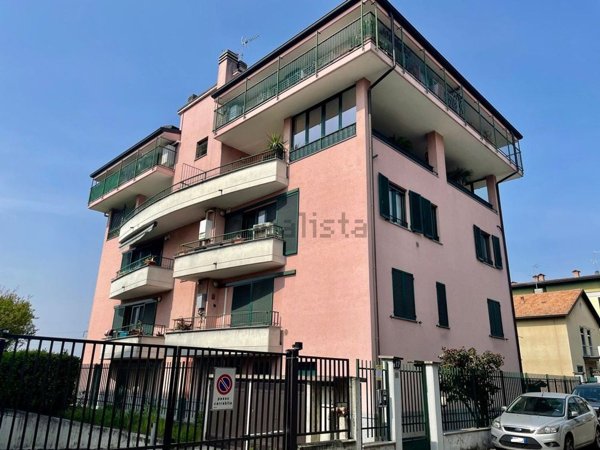 appartamento in vendita a Milano in zona Baggio