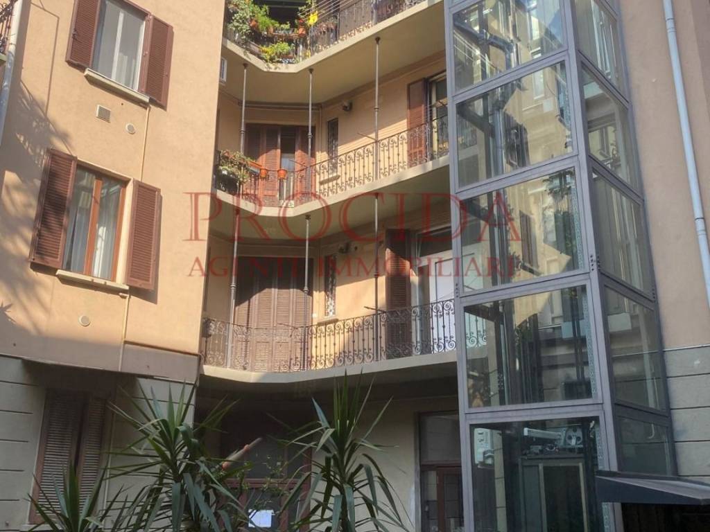 appartamento in vendita a Milano in zona Loreto